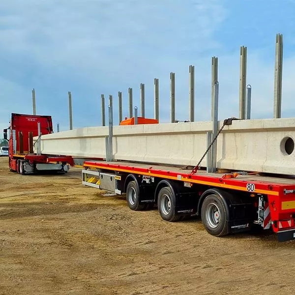 Wie reduzieren Standard-Sattelauflieger für den Transport übergroßer Ladung die Risiken beim Transport von übergroßen Gütern und die Betriebskosten der Flotte?